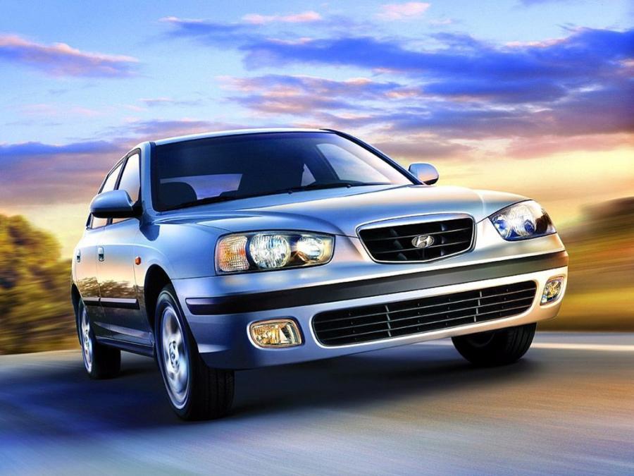  Hyundai Elantra Hatchback 2000 года  (фото 4 из 8)
